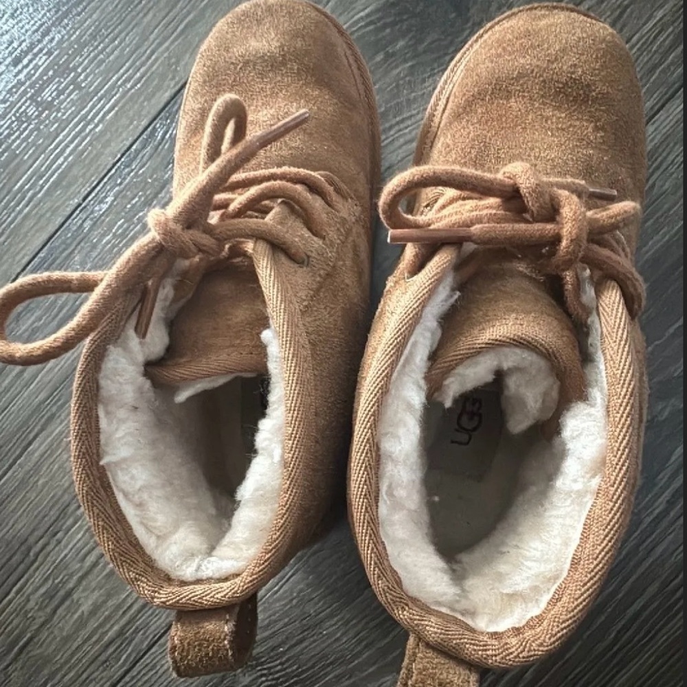 KIDS UGG BOOTIES - Picture 5 of 6